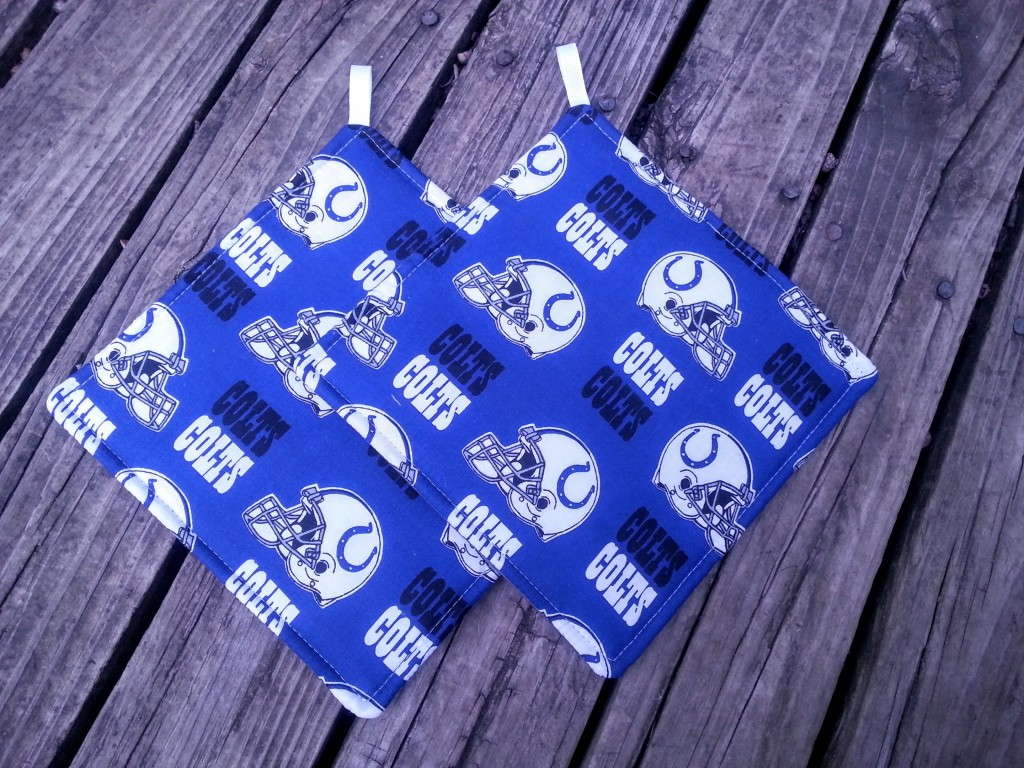 colts quilted potholders 