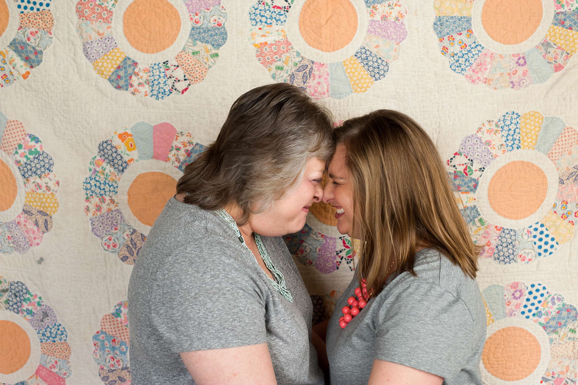 Mother daughter photo ideas, family photos, heirloom quilts, family quilts
